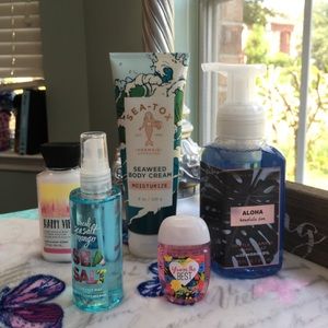 Bundle Bath & Bodyworks 5 items!!